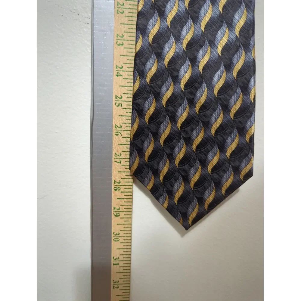 Geoffrey‎ Beene Mens Silk Necktie Black Gold Silver Geometric Wave Pattern Tie
